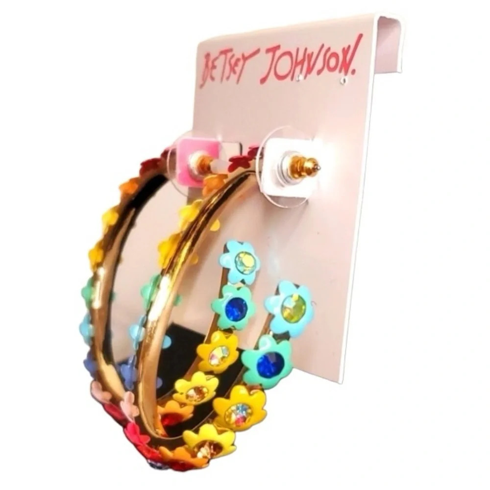 BETSEY JOHNSON One Love 3D Rainbow PRIDE Flower Blossom Hoop Earrings NEW NWT - Picture 8 of 11
